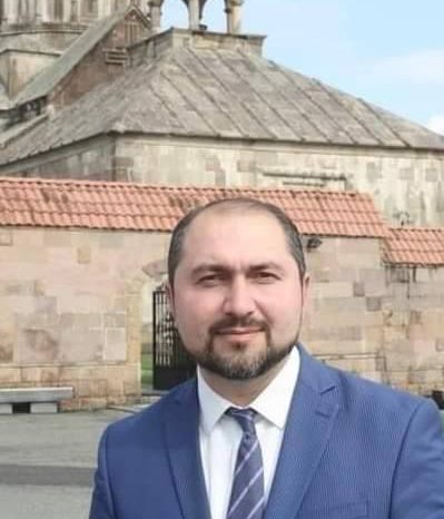 Արցախի ԱԳՆ Սփյուռքի բաժնի պետ Երվանդ Հաջիյանը զոհվել է առաջնագծում, որտեղ որպես կամավոր մեկնել է Ադրբեջանի կողմից Արցախի դեմ սանձազերծված նոր պատերազմի սկզբից