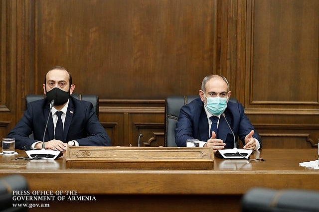 Նիկոլ Փաշինյանն Ազգային ժողովում հանդիպում է ունեցել ԱԺ խորհրդի անդամների հետ