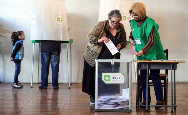 Վրաստանի խորհրդարանական ընտրությունների նախնական տվյալներով առաջատարն իշխող կուսակցությունն է․ «Ալիք մեդիա»