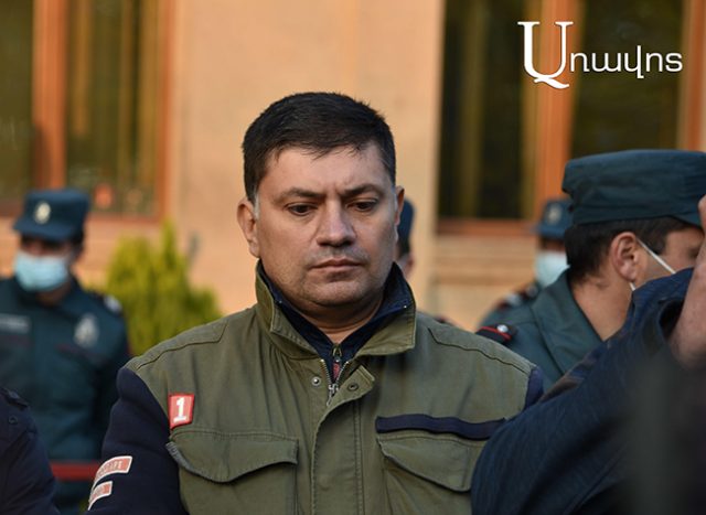 Ոստիկանները գաղտնի բերման ենթարկեցին Խաչիկ Գալստյանին․ Արսեն Բաբայանին