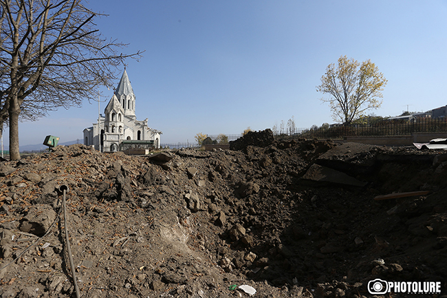 «Ալիեւը ինչքան էլ երազի, Շուշին չի ընկնելու». Արծրուն Հովհաննիսյանի խոսքով՝ Շուշին հերոսաբար պաշտպանել են նաեւ բնակիչները