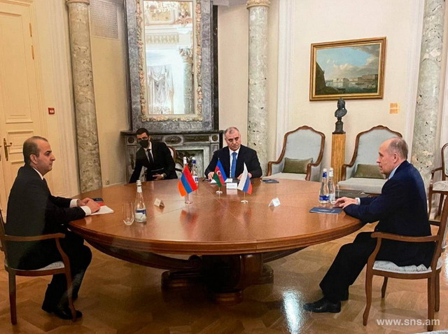 Մոսկվայում տեղի է ունեցել եռակողմ հանդիպում ՀՀ ազգային անվտանգության ծառայության և Ադրբեջանի անվտանգության պետական ծառայության տնօրենների միջև