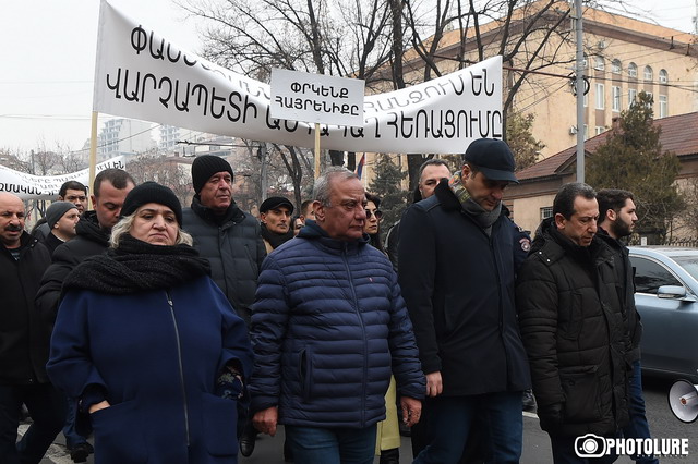 «Վարչապետի արարքում առկա է դավաճանության հանցակազմ». փաստաբանները բողոքի երթ են անում