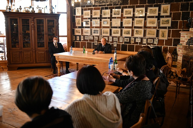 Արմեն Սարգսյանը Գյումրիում հանդիպել է հասարակայնության ներկայացուցիչների հետ