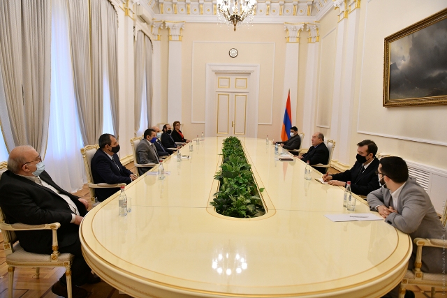 ՀՀ նախագահի հետ հանդիպմանը կուսակցությունների ներկայացուցիչներն իրենց տեսակետներն են արտահայտել երկրում ստեղծված իրավիճակի վերաբերյալ