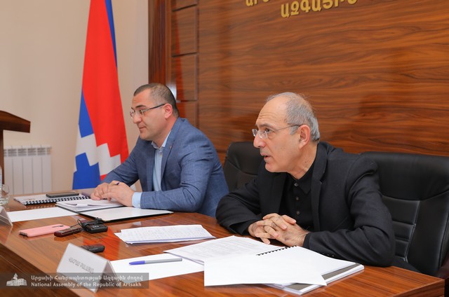 Դավիթ Բաբայանը, ներկայացնելով գերատեսչության պահպանման ծախսերը, նշել է, որ գալիք տարվա բյուջեով նախատեսվում է 838 մլն 561 հազ. դրամ. Արցախի ԱԺ-ում մեկնարկել են 2021թ. բյուջեի քննարկումները