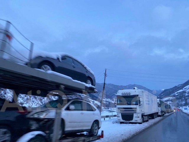 Ստեփանծմինդա-Լարս ավտոճանապարհի ռուսական կողմում կա մոտ 600 կուտակված բեռնատար ավտոմեքենա