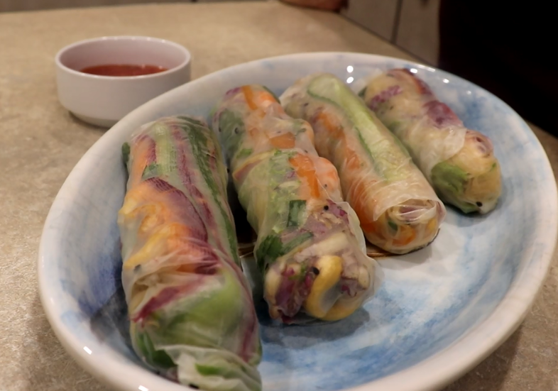 Բրնձի թղթերով spring rolls՝ վիետնամական խոհանոցից` վեգանների եւ մսակերների համար (տեսանյութ)