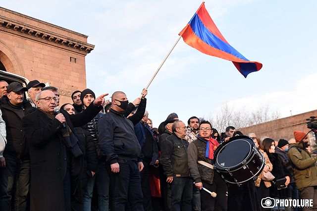 Երևանում տեղի ունեցող բողոքի ցույցերի համատեքստում Ֆրանսիայի քաղաքացիներին խորհուրդ են տալիս հեռու մնալ հավաքներից