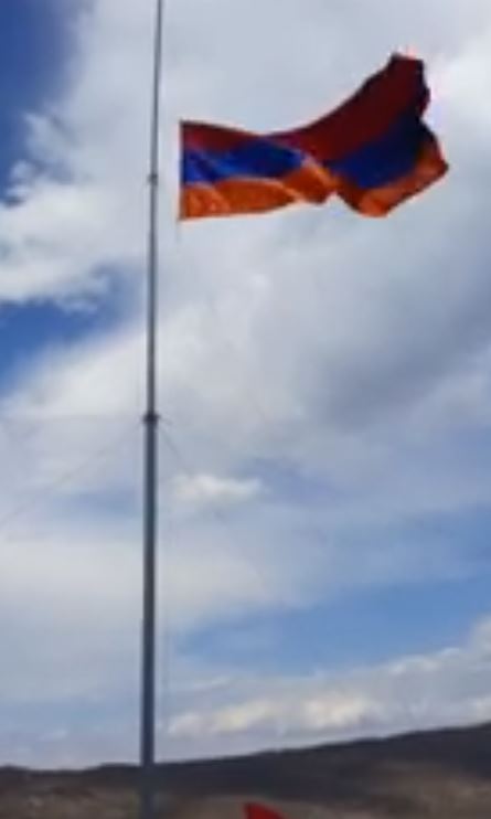 Շուռնուխում բարձրացվեց 30 մետրանոց հայկական դրոշը