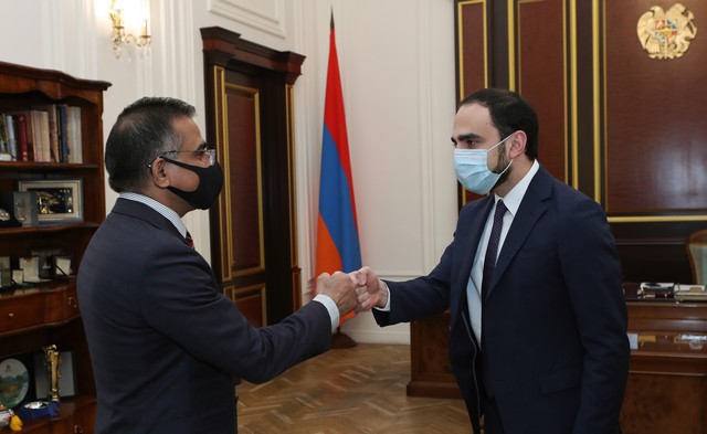 Փոխվարչապետն ընդգծել է, որ Հնդկաստանը կարող է Հայաստանին դիտարկել որպես տրանսպորտային դարպաս դեպի Ռուսաստան և Եվրոպա