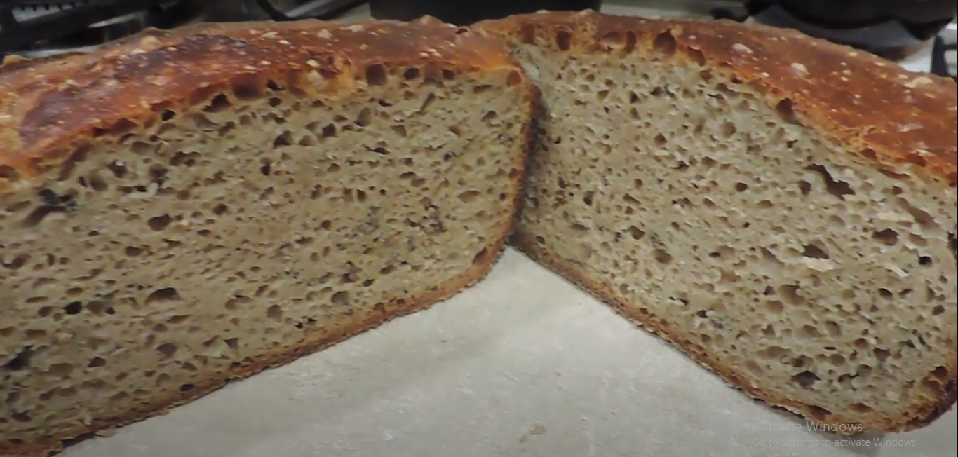 Թթխմորով եւ համեմունքներով հաց (տեսանյութ)