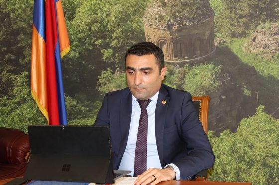 Շրջակա միջավայրի նախարար Ռոմանոս Պետրոսյանն ԱՄՆ նախագահի կլիմայի հարցերով հատուկ հանձնակատար Ջոն Քերիի գլխավորած կլոր սեղանի ժամանակ բարձրաձայնել է ադրբեջանական ագրեսիայի մասին