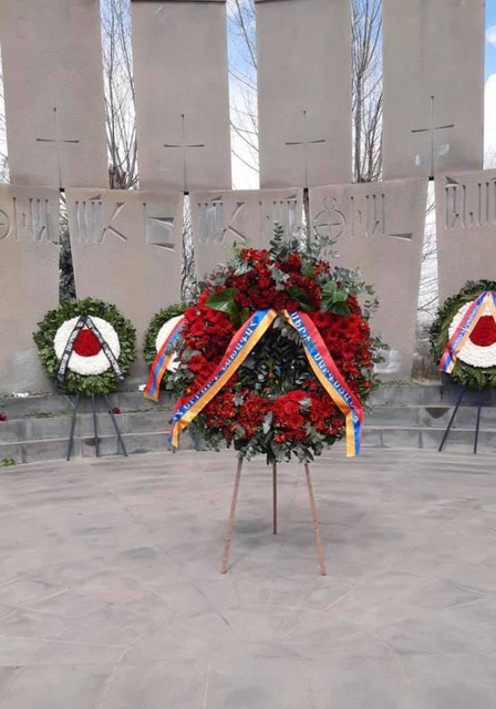 Սերժ Սարգսյանի անունից Եռաբլուրում ծաղկեպսակ է դրվել Հայրենիքի ազատության և անկախության համար զոհվածների սխրանքը հավերժացնող հուշապատին