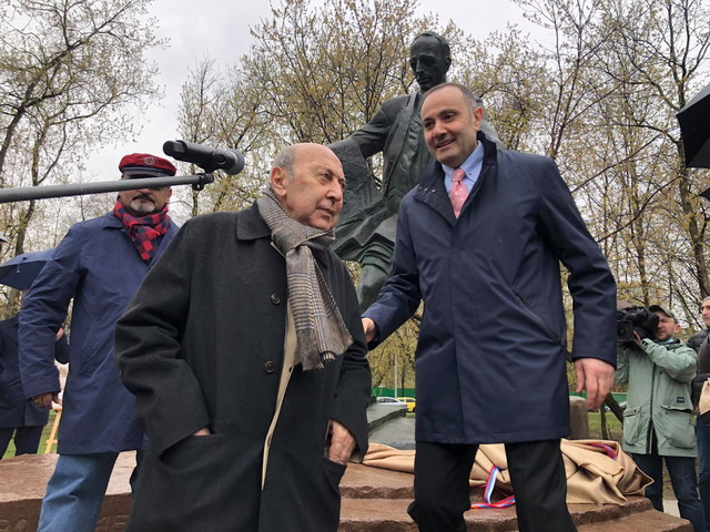 Մոսկվայում բացվեց Կարո Հալաբյանի արձանը