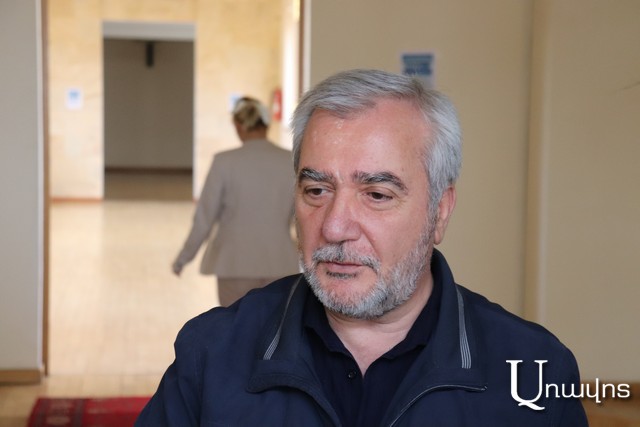 Անդրանիկ Քոչարյանը՝ Ռոբերտ Քոչարյանին