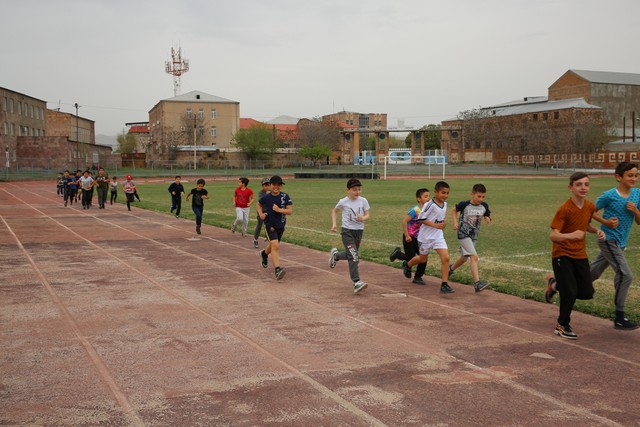 «Ներդրումային ծրագրերի միջոցով Արարատի մարզը, որ հայտնի է իր սպորտային ավանդույթներով, ավելի սպորտային տեսք կստանա». Արտաշատի քաղաքային մարզադաշտում մեկնարկում են աթլետիկայի վազքուղու կառուցման աշխատանքները