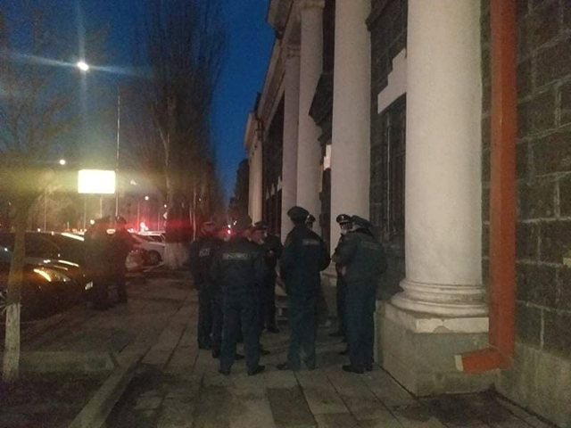 Դատապարտում ենք ոստիկանական բռնությունը գերի ընկած զինծառայողների հարազատների նկատմամբ և պահանջում պատասխանատվության ենթարկել այն հրահանգած և իրականացրած պաշտոնատար անձանց. Ազգային-ժողովրդավարական բևեռ