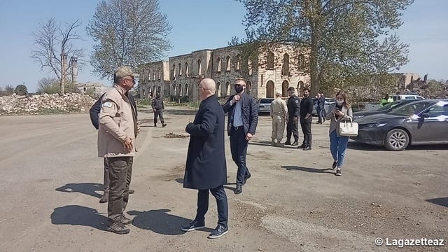 Ուկրաինայի փոխվարչապետ Օլեկսի Ռեզնիկովը այցելել է Արցախի Ակնա (Աղդամ) քաղաք և տարածքների վերակառուցման գործում իր օգնությունն առաջարկել