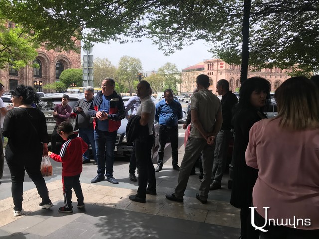 «Դրական ոչ մի պատասխան չունենք». Զինծառայողների ծնողները դուրս եկան վարչապետի մոտից