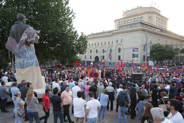 «Քշելու ենք այս չարիքի կառավարությանը». Արամ Մանուկյանի արձանի մոտ խոստացավ Իշխան Սաղաթելյանը