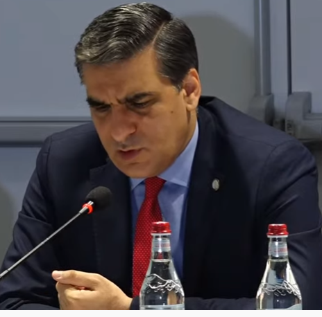 Թաթոյանն առաջարկում է քրեական պատասխանատվության ենթարկել այն պաշտոնյաներին, որոնք կեղծ խաղաղասիրությունից են խոսում ու թմրեցնում մեզ
