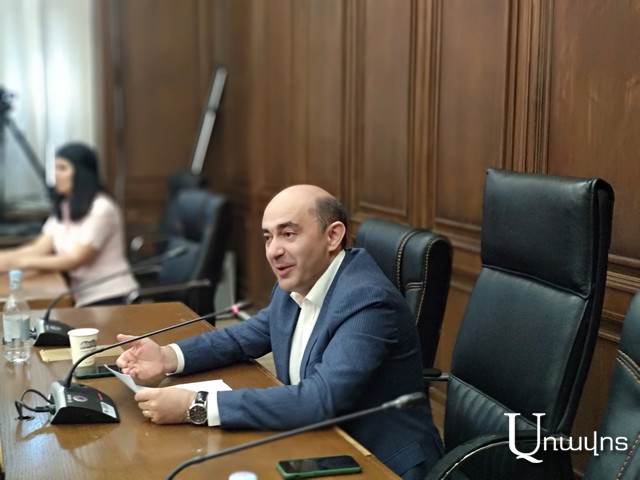 «Արա Այվազյանը պետք է շարունակեր ծառայել, ոչ թե բեռը թողներ օդում»․ Էդմոն Մարուքյան