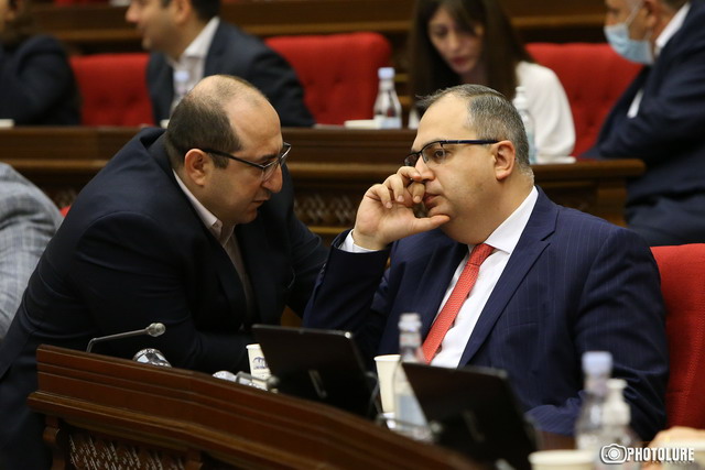 «Տիկին Թովմասյան, ձեզ ի ցույց կդնեմ ձեր իսկ անգրագիտությունը»․ Վլադիմիր Վարդանյան