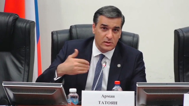 Արման Թաթոյանը Հայաստանում Կարմիր խաչի միջազգային կոմիտեի պատվիրակության ղեկավարի հետ քննարկել է ՀՀ 6 զինծառայողների իրավունքներին վերաբերող հարցեր
