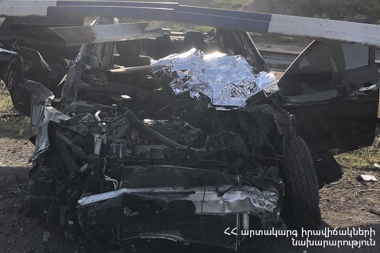 Երևան-Սևան ավտոճանապարհին ավտոմեքենան դուրս է եկել երթևեկելի հատվածից, բախվել արգելապատնեշին. վարորդը տեղում մահացել է