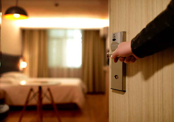 Սենյակները՝ որպես կացարան տրամադրել են մարմնավաճառներին. հյուրանոցի սեփականատիրոջն ու աշխատակցուհուն մեղադրանք է առաջադրվել