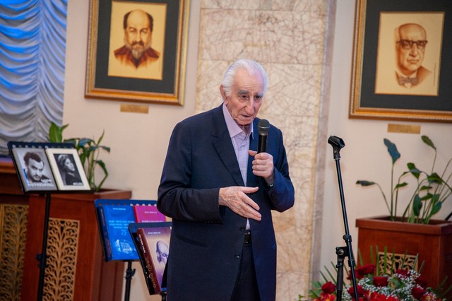 «Հայ թատերարվեստի այն անուններից է, որոնք նույնացվում են համեստության, անխոնջ աշխատանքի ու անսահման նվիրումի հետ». Մշակույթի վաստակավոր գործիչ Սերգեյ Առաքելյանը 90 տարեկան է