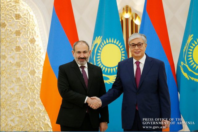 Նիկոլ Փաշինյանը հեռախոսազրույց է ունեցել Կասիմ-Ժոմարտ Տոկաևի հետ