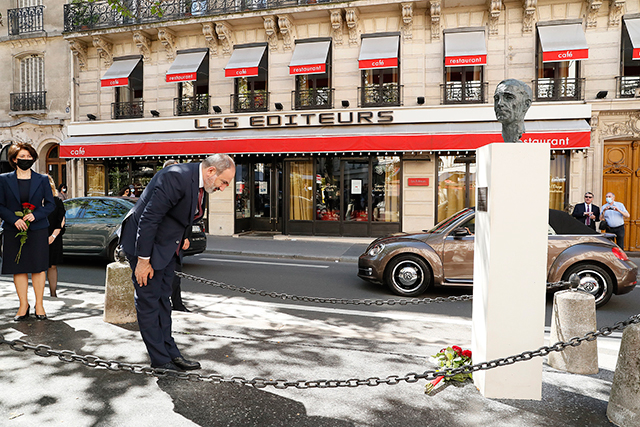 Նիկոլ Փաշինյանը Փարիզում հարգանքի տուրք է մատուցել Շառլ Ազնավուրի հիշատակին