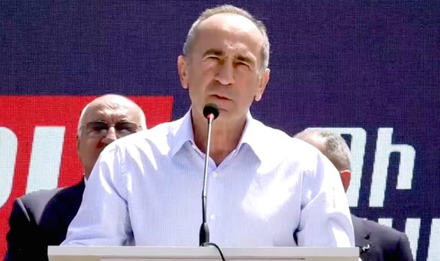 Քոչարյանը դիմեց սպիտակցիներին. «Այսօր Հայաստանն ավերակների են վերածում այս կառավարությունը, այսօրվա իշխող քաղաքական թիմը»
