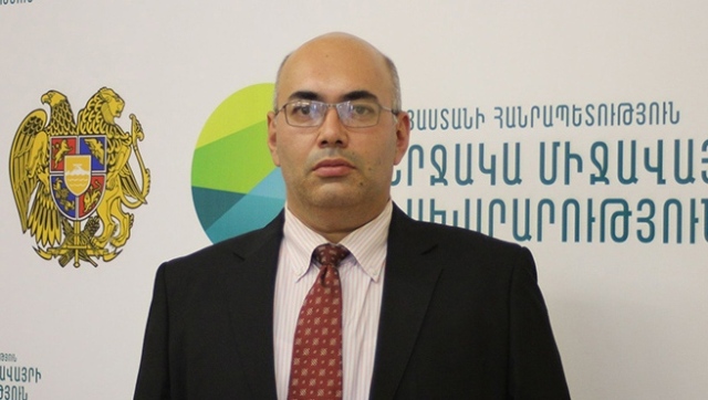 Տիգրան Սիմոնյանն ազատվել է շրջակա միջավայրի նախարարի տեղակալի պաշտոնից