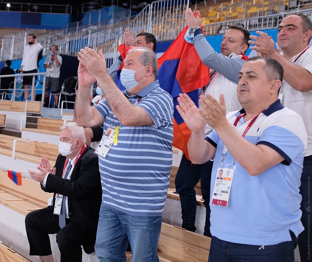 Արմեն Սարգսյանը հետևել է ամառային օլիմպիական խաղերում մեր երկիրը ներկայացնող մարմնամարզիկ Արթուր Դավթյանի մրցելույթին