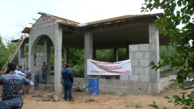 Դալմայի այգիներում շարունակվել է ապօրինի կառուցված շինությունների ապամոնտաժումը