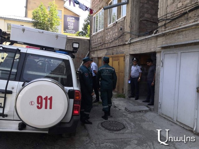 Առեղծվածային մահ Գյումրիի բնակարաններից մեկում․ հայտնաբերվել են 37-ամյա մոր ու 9 տարեկան տղայի դիերը