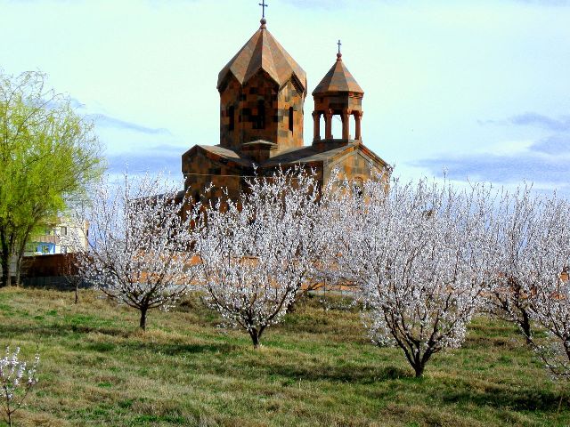 Վնասել է Մեծամորի Սուրբ Ղազար եկեղեցու մուտքի դուռը, կոտրել ապակին, տակնուվրա արել եկեղեցական սպասքը