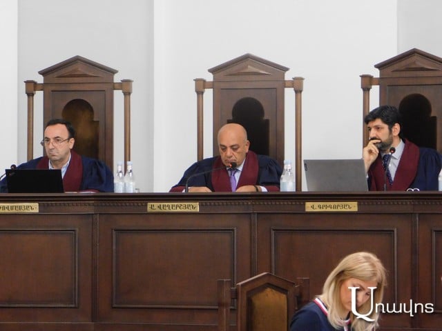 Հրայր Թովմասյանը միջնորդում է ՍԴ կանչել նախագահ Արմեն Սարգսյանին՝ որպես վկա բացատրելու, թե ինչ պայմաններում է որոշել ընտրության օրը նշանակել հունիսի 20-ին