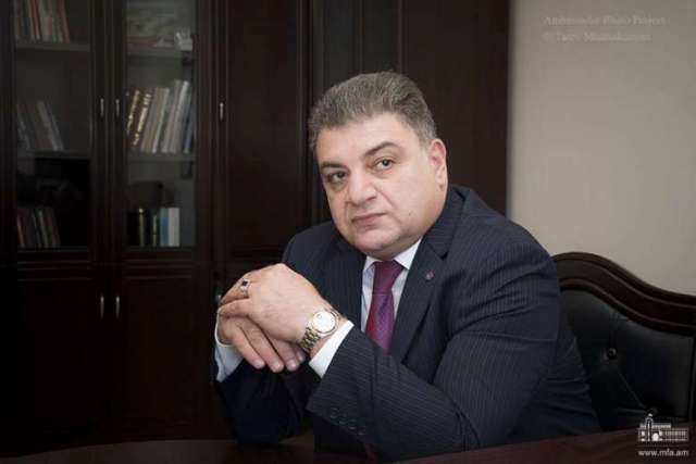 Վահագն Մելիքյան. «Այդ ջղաձգումները, մարմնի անկանոն շարժումները, ձայնային  ելեւէջներն ընդհանրապես հարիր չեն որեւէ պետության ղեկավարի». «Հրապարակ»
