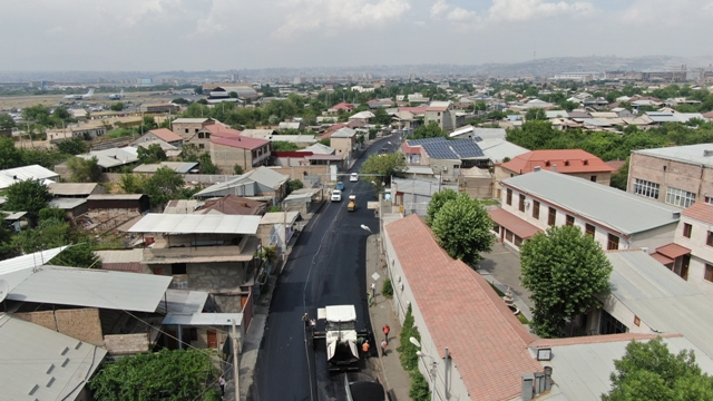 «Հիմքից կառուցվել է 2 կամուրջ, երկու մեքենա հանգիստ կարող է երթևեկել». Երևանի փողոցները բարեկարգվում են