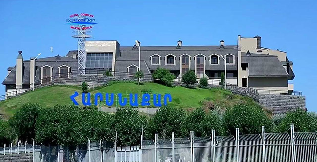 «Հարսնաքար» ռեստորանահյուրանոցային համալիրի գործադիր մարմնի ղեկավարի նկատմամբ բռնություն գործադրելու, ազատությունից ապօրինի զրկելու, ունեզրկելու գործով հետախուզվողներից ևս մեկը հայտնաբերվել է