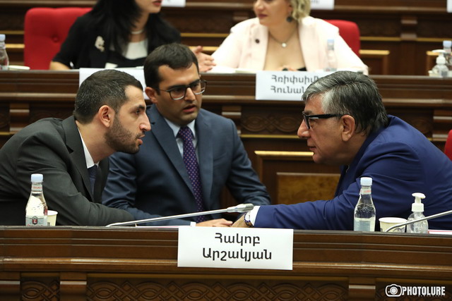 «Սաղ լավ ա, մալադեց, դուխով, մենակ մեկ-մեկ մեր կողմ նայի էլի, իշմարներ ենք տալիս». Ռուբեն Ռուբինյանի թաքուն ցուցումները՝ Հասանովին