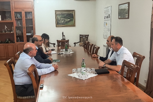 Արցախի կրթության բնագավառին աջակցությունը լինելու է շարունակական. Արտակ Բեգլարյանն ընդունել է Հայաստանի բանկերի միության ղեկավարությանը