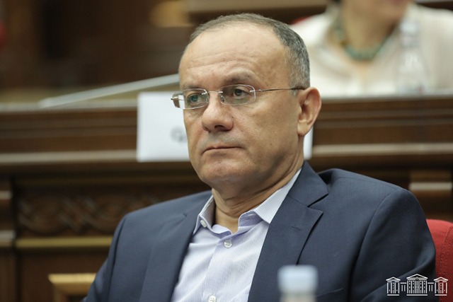 «Ինչո՞ւ փակվեց «Լյուբավա-Արմենիա» գործարանը»․ Սեյրան Օհանյանը՝ Հակոբ Արշակյանին