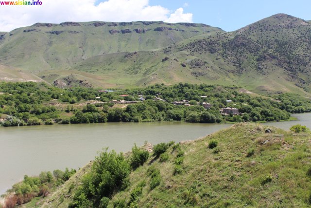 «Շամբ» կոչվող լճի ափը վաճառելու նպատակով Մեղրի համայնքի նախկին ղեկավարի կողմից կատարված չարաշահումների գործով մեղադրանք է առաջադրվել 3 անձի