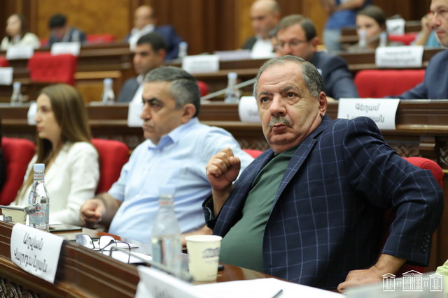 «Հիշո՞ւմ եք, թե ինչ սիրով էինք աշխատում, ջահել էինք»․ Աղվան Վարդանյանի ուշագրավ ակնարկը Գագիկ Ջհանգիրյանին
