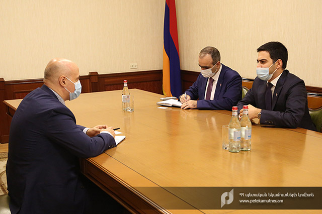 Ռուստամ Բադասյանը և ՎԶԵԲ հայաստանյան գրասենյակի ղեկավարը քննարկել են Հարավային մաքսատուն-վարչության Մեղրիի մաքսային կետ-բաժնի արդիականացման և վերակառուցման ծրագիրը